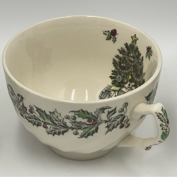 JOHNSON BROTHERS “Merry Christmas”   Set of 4 Coffee/Tea Cups - Made in England - Picture 2 of 16